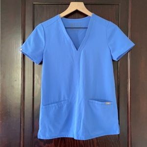 Figs Casma scrub top